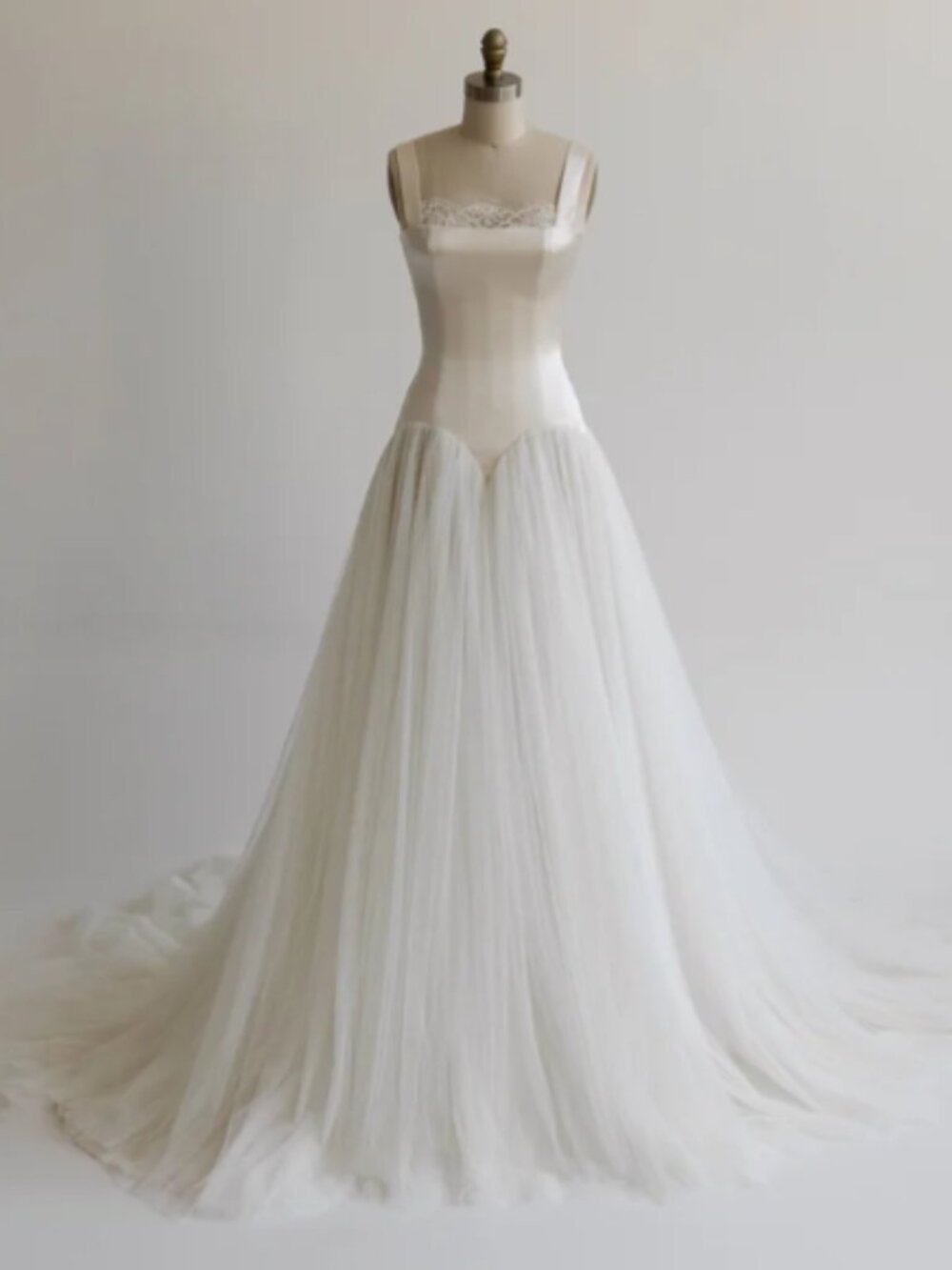 ISO J. Andreatta Calista Gown